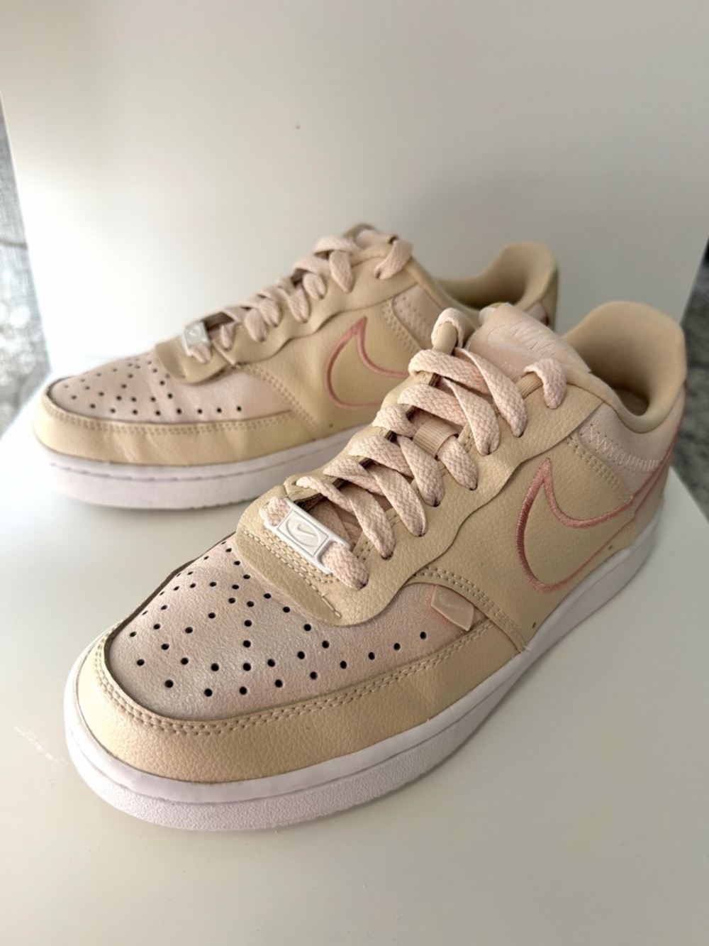 NIKE Womenās Court Vision Low Premium Pearl White Metallic Sneakers - Size 7